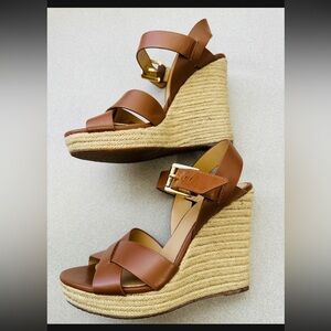 Michael Kors wedge Size 8 M runs Small Fits 7.5